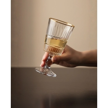 Taça de Vinho de Vidro Filete Dourado Gênova 330ml