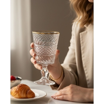 Taça de Vinho de Vidro Filete Dourado Bolonha 330ml